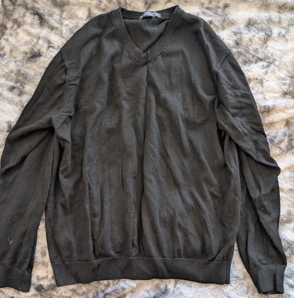 Hart Schaffner Marx Black Merino Wool V-Neck Sweater